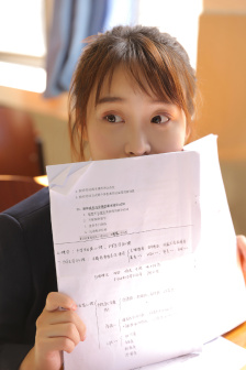 光屁股的女生内裤